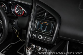 Audi R8 Akrapovič 2011