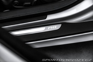 Audi R8 Akrapovič 2011