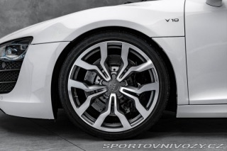 Audi R8 Akrapovič 2011
