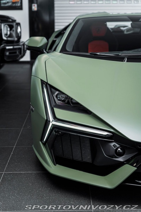 Lamborghini Revuelto  1800