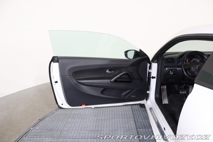 Volkswagen Scirocco R 2,0 TSI 195 kW DSG 2012