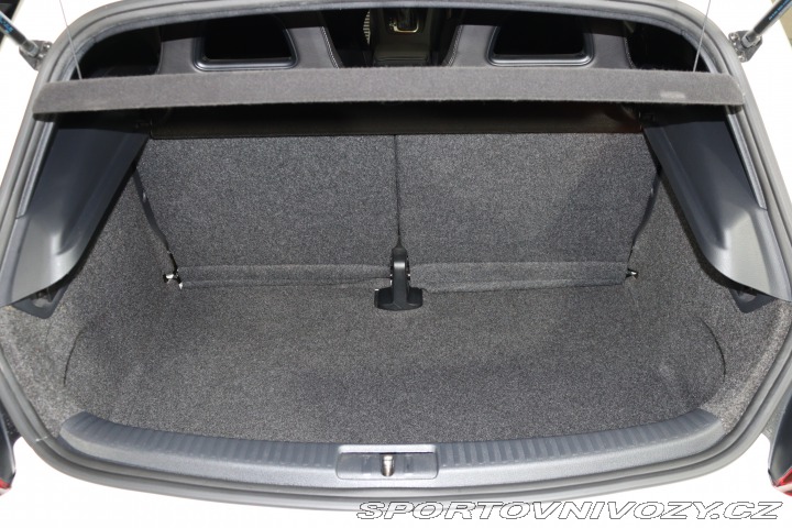 Volkswagen Scirocco R 2,0 TSI 195 kW DSG 2012