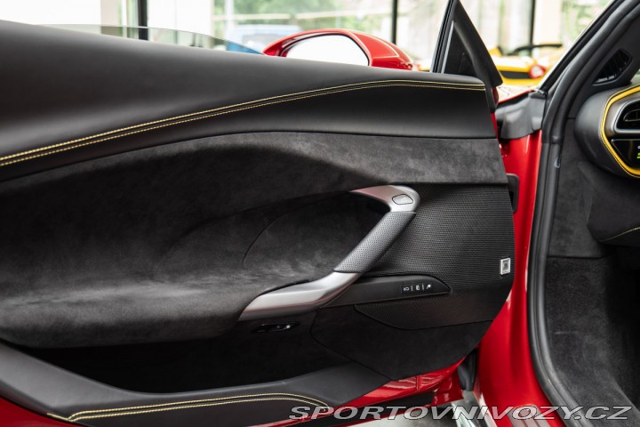 Ferrari 296 GTS 2025