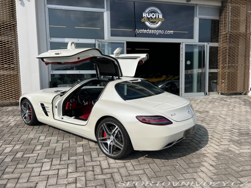 Mercedes-Benz SLS AMG 