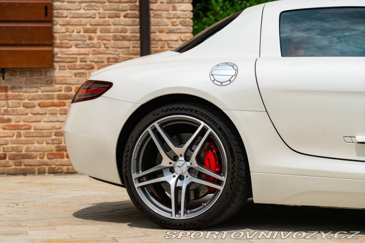 Mercedes-Benz SLS AMG 2010