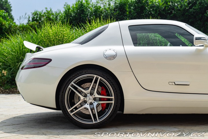 Mercedes-Benz SLS AMG 2010