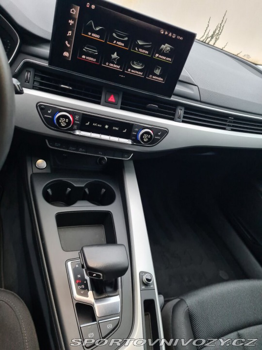 Audi A4 AUDI A4 2.0TSi, r. 2023 2022