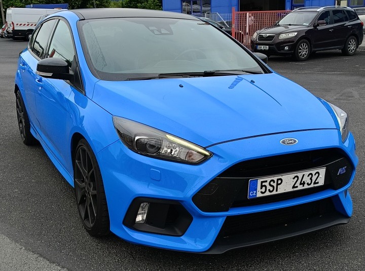 Ford Focus RS MK3 Blue and Black