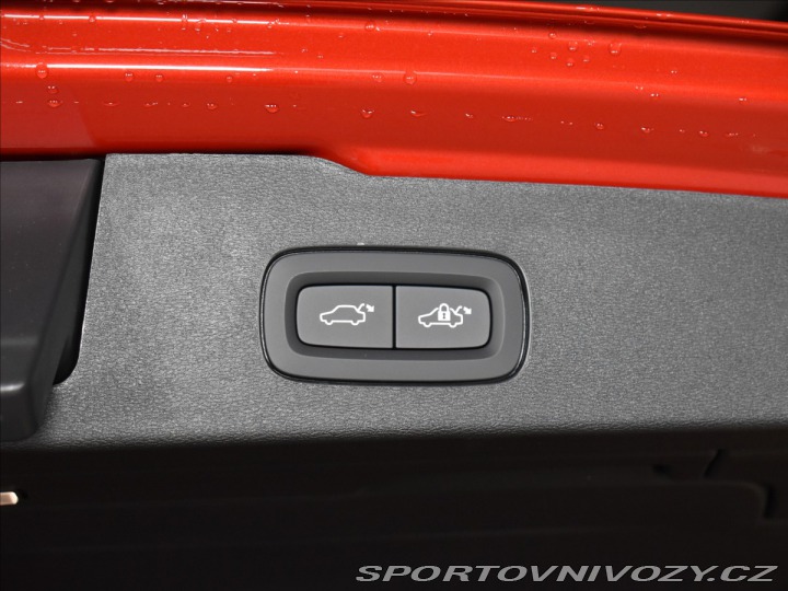 Volvo V60 2,0 T6 AWD Plus Dark 2025