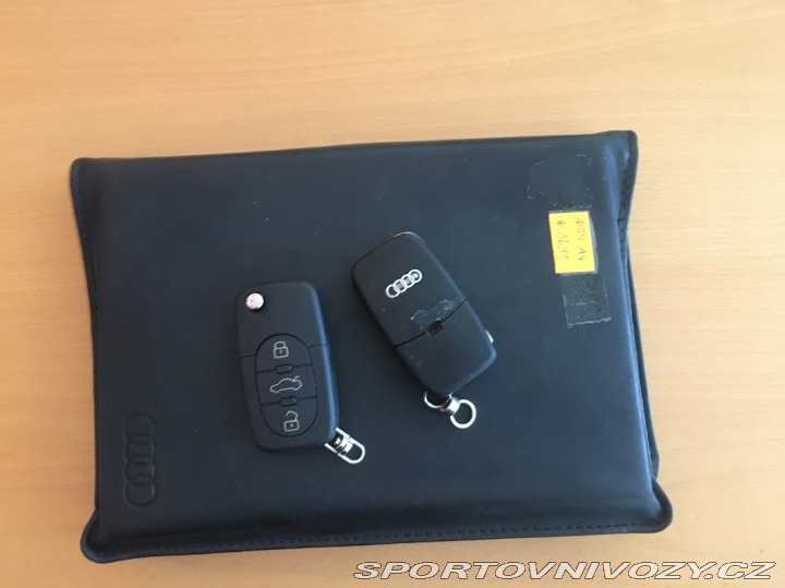 Audi A4 3.0i V6 AUT-REZERVACE 2001