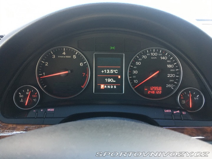 Audi A4 3.0i V6 AUT-REZERVACE 2001