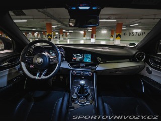 Alfa Romeo Giulia Manuál 1/269 2017