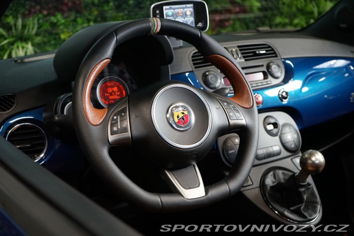 Abarth 500 C CABRIO ITALIA*AKRAPOVIC 2011
