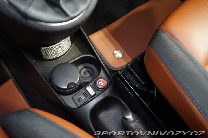 Abarth 500 C CABRIO ITALIA*AKRAPOVIC 2011