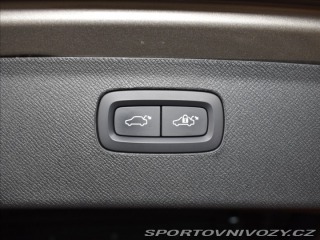 Volvo Ostatní modely XC90 2,0 T8 AWD B&W,Vzduch 2020