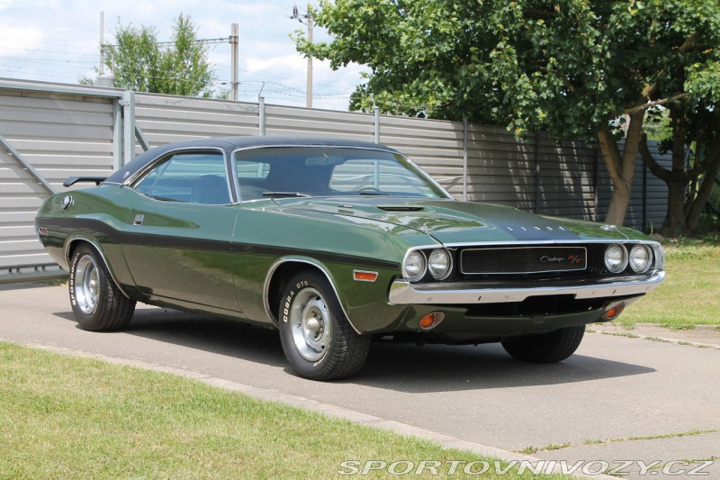 Dodge Challenger R/T SE 383 V8, manuál
