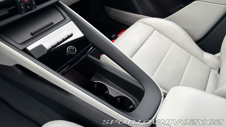 Porsche Macan 4 Electric 2024