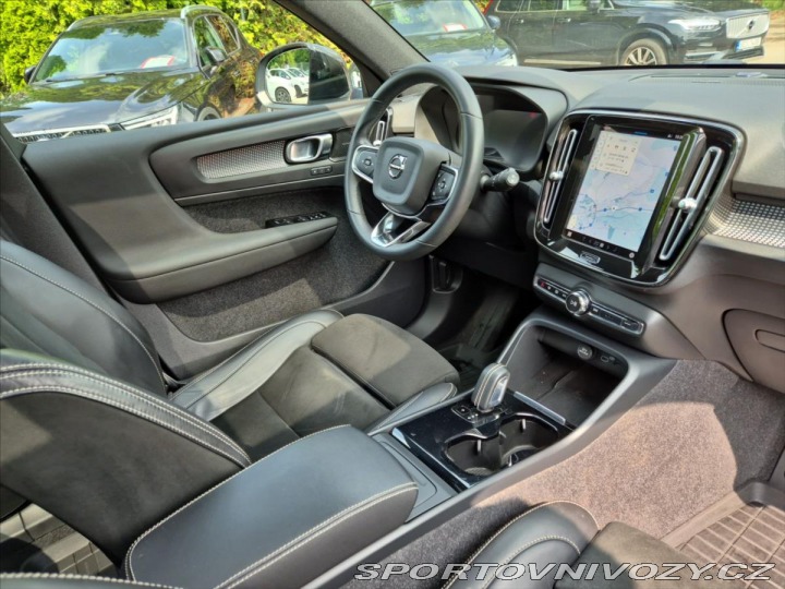 Volvo Ostatní modely XC40 0,0 RECHARGE TWIN PRO 4x4 2021