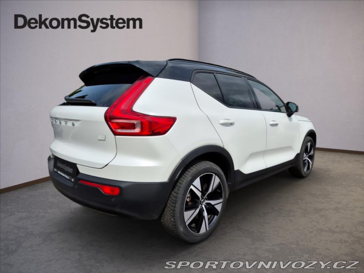 Volvo Ostatní modely XC40 0,0 RECHARGE TWIN PRO 4x4 2021