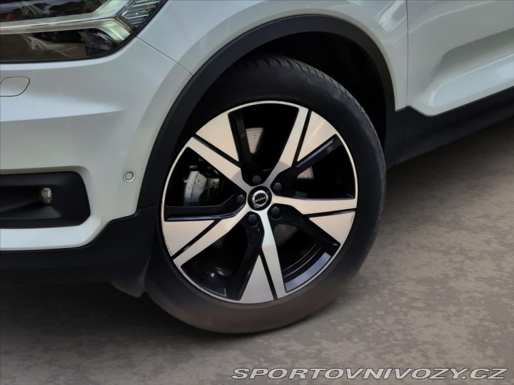 Volvo Ostatní modely XC40 0,0 RECHARGE TWIN PRO 4x4 2021
