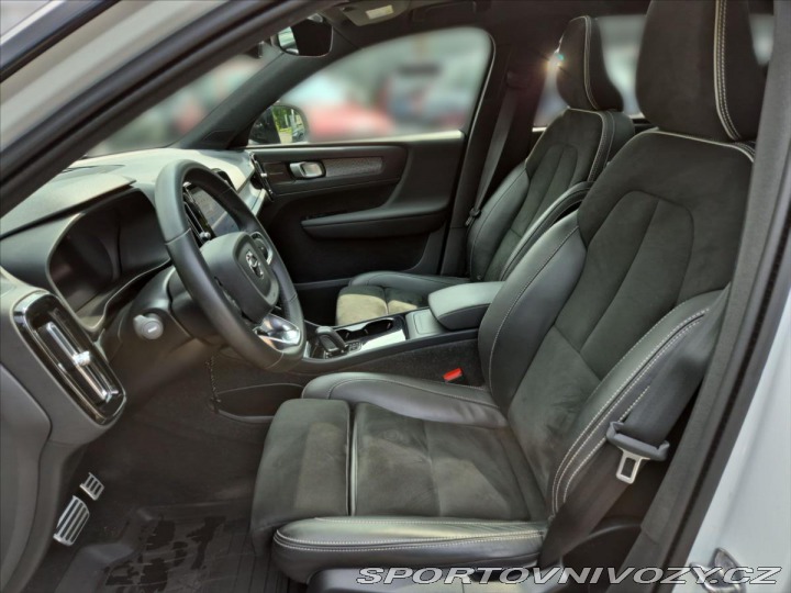 Volvo Ostatní modely XC40 0,0 RECHARGE TWIN PRO 4x4 2021