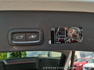 Volvo Ostatní modely XC40 0,0 RECHARGE TWIN PRO 4x4 2021