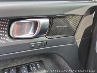 Volvo Ostatní modely XC40 0,0 RECHARGE TWIN PRO 4x4 2021