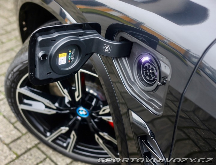 BMW X5 50e xDrive M SPORT *SkyL 2024