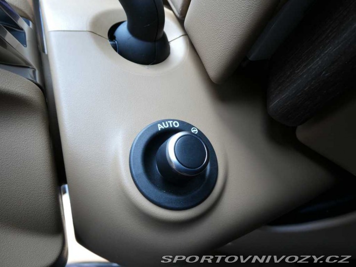 Ostatní značky Ostatní modely Land Rover Range Rover 3,0 Autobiography P550e 2025
