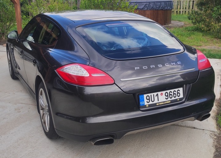 Porsche Panamera 