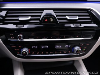 BMW 5 3,0 530d xDrive AT Tourin 2021