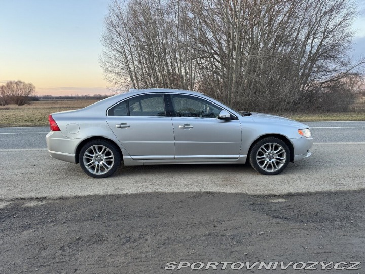 Volvo S80 D5 136 kW 1800