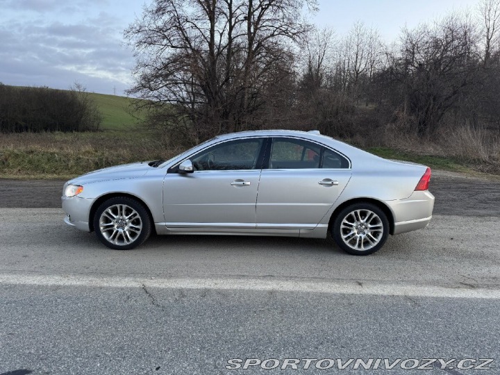 Volvo S80 D5 136 kW 1800