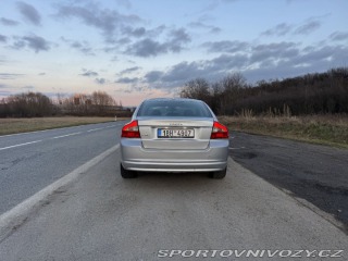 Volvo S80 D5 136 kW 1800