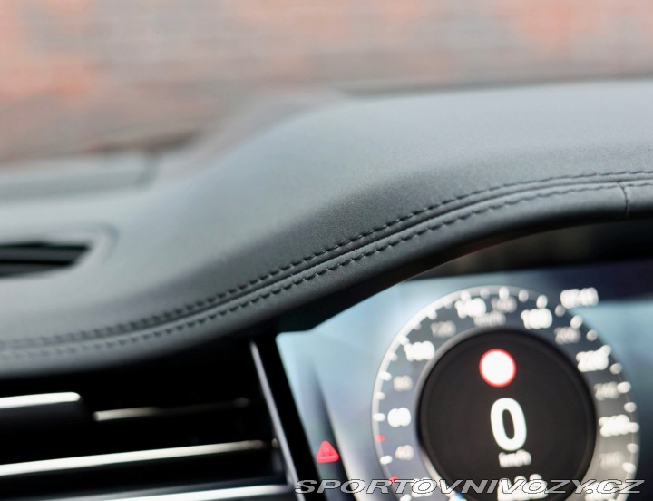 Ostatní značky Ostatní modely Land Rover Range Rover P460e 3.0 V6 eHybrid HSE 2024