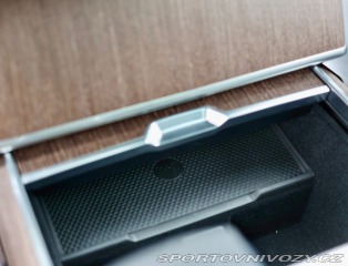 Ostatní značky Ostatní modely Land Rover Range Rover  P460e 3.0 V6 eHybrid HSE 2024