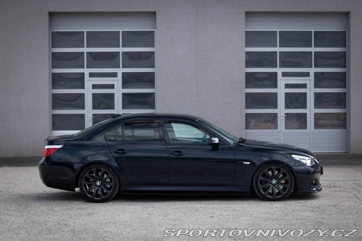 BMW 5 530 xi A/T 2007
