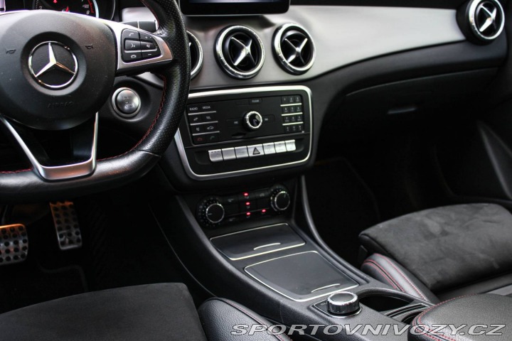 Mercedes-Benz CLA Kupé 180 AMG Line A/T 2019