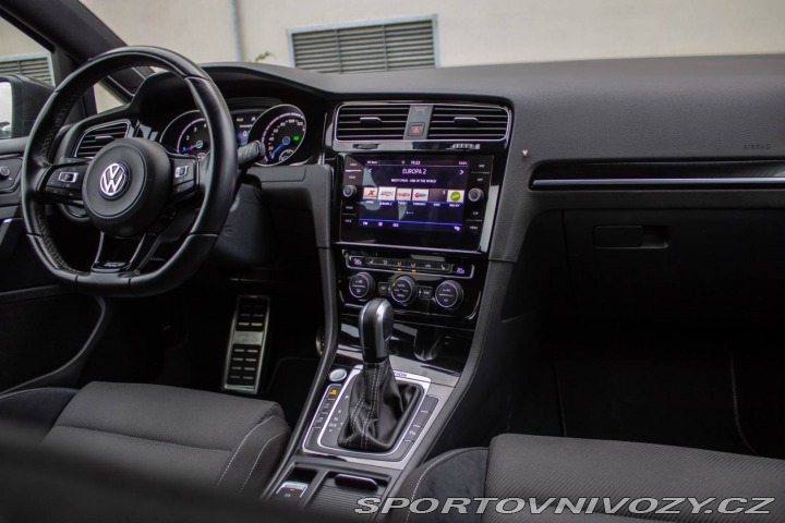 Volkswagen Golf R 2.0 TSI 4MOTION DSG 2020