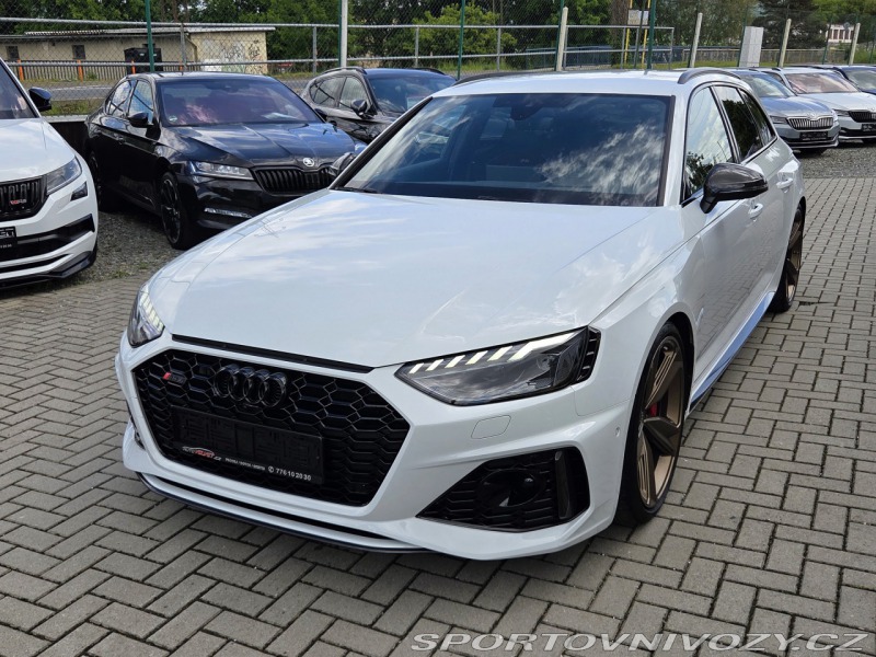 Audi RS4 