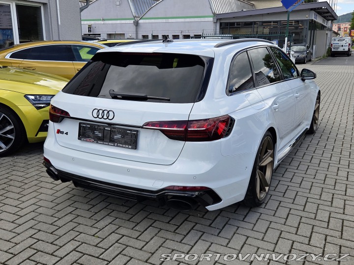 Audi RS4 2023