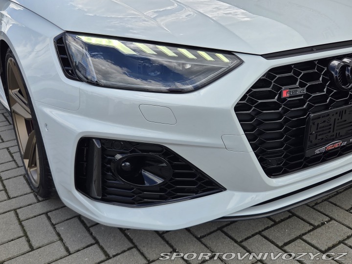 Audi RS4 2023