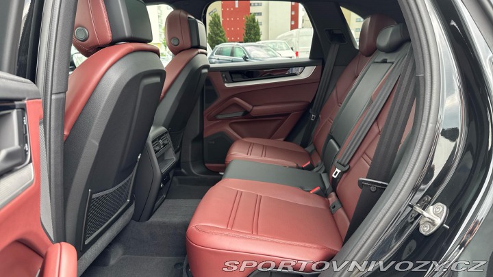 Porsche Cayenne  2025