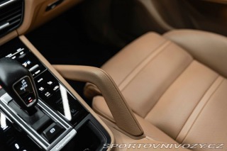 Porsche Cayenne S Coupé, Panorama 2020