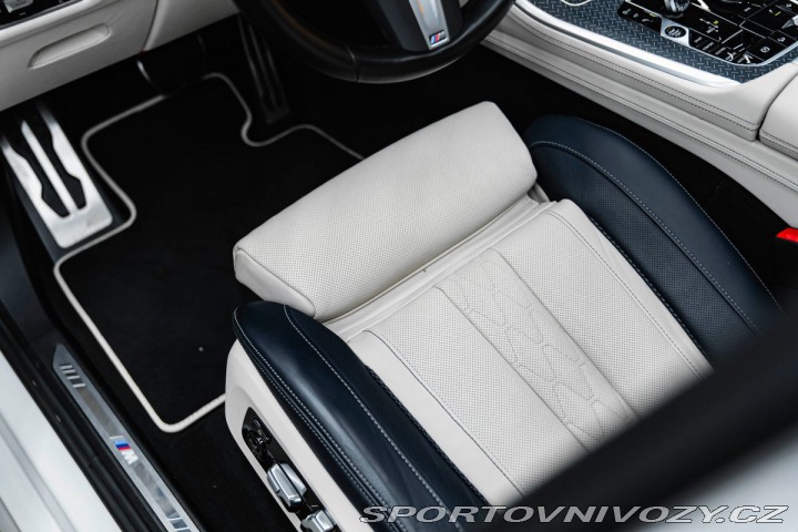 BMW X5 xDrive 40 i M Sport, Masá 2022