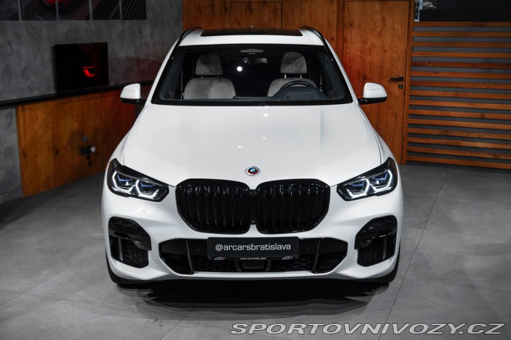 BMW X5 xDrive 40 i M Sport, Masá 2022