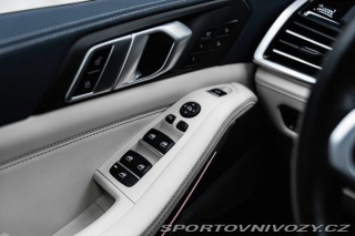 BMW X5 xDrive 40 i M Sport, Masá 2022