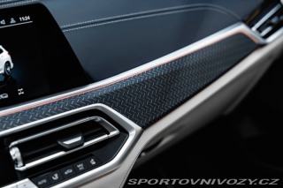 BMW X5 xDrive 40 i M Sport, Masá 2022