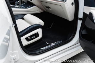 BMW X5 xDrive 40 i M Sport, Masá 2022