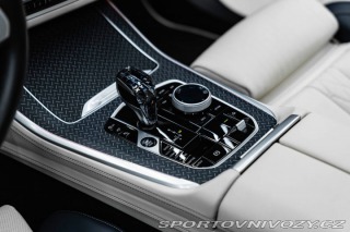 BMW X5 xDrive 40 i M Sport, Masá 2022